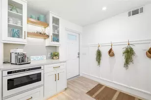 19 Whispering Sands Dr, Sarasota, FL 34242 - Photo 13