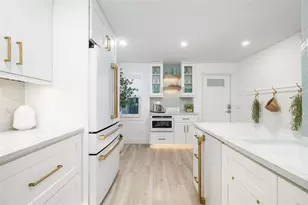 19 Whispering Sands Dr, Sarasota, FL 34242 - Photo 13