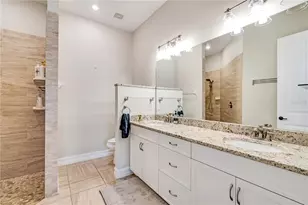 6615 35th Ct E, Sarasota, FL 34243 - Photo 21