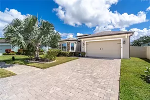 6615 35th Ct E, Sarasota, FL 34243 - Photo 1