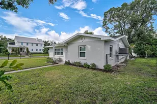 102 20th St NE, Bradenton, FL 34208 - Photo 9