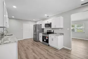 102 20th St NE, Bradenton, FL 34208 - Photo 15
