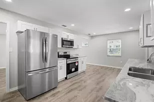 102 20th St NE, Bradenton, FL 34208 - Photo 15