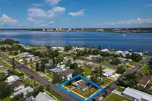 102 20th St NE, Bradenton, FL 34208 - Photo 9