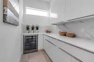 2532 Fruit Tree Dr, Sarasota, FL 34239 - Photo 15