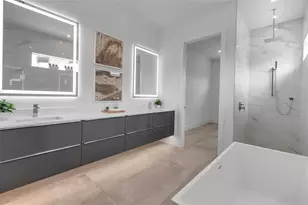 2532 Fruit Tree Dr, Sarasota, FL 34239 - Photo 21