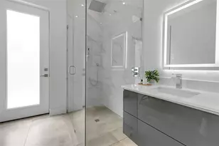 2532 Fruit Tree Dr, Sarasota, FL 34239 - Photo 27