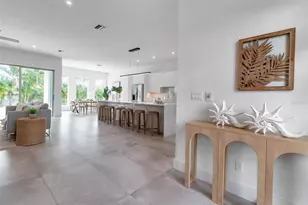 2532 Fruit Tree Dr, Sarasota, FL 34239 - Photo 5