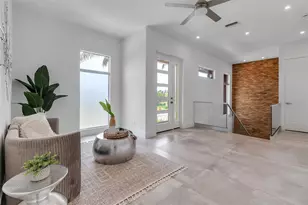 2532 Fruit Tree Dr, Sarasota, FL 34239 - Photo 29