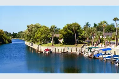 5531 Riverbluff Circle #V9, Sarasota, FL 34231 - Photo 25