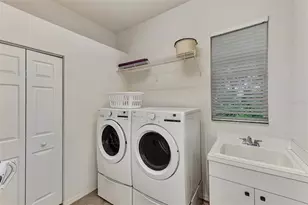 383 Cedarbrook Ct, Venice, FL 34292 - Photo 43