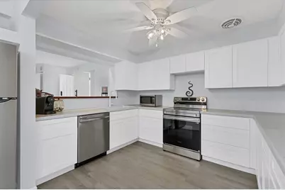 4919 Lemon Bay Drive, Venice, FL 34293 - Photo 11