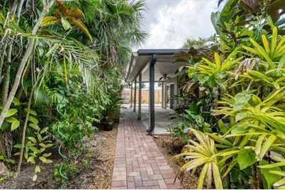 4919 Lemon Bay Drive, Venice, FL 34293 - Photo 33