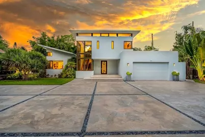 587 47th Street, Sarasota, FL 34234 - Photo 1