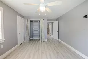 10562 Lake Dr, Seminole, FL 33772 - Photo 13