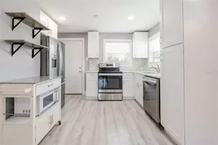 10562 Lake Dr, Seminole, FL 33772 - Photo 7