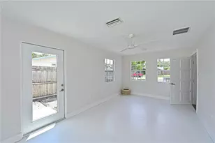 412 Bailey Rd, Sarasota, FL 34237 - Photo 11