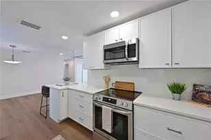 412 Bailey Rd, Sarasota, FL 34237 - Photo 13