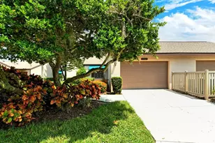 6041 Clubside Dr, Sarasota, FL 34243 - Photo 3