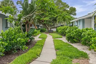 170 Roosevelt Dr, Sarasota, FL 34236 - Photo 13