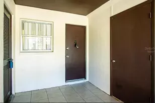 3225 Ramblewood Dr, Sarasota, FL 34237 - Photo 3