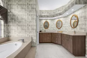 8329 Eagle Lake Dr, Sarasota, FL 34241 - Photo 47