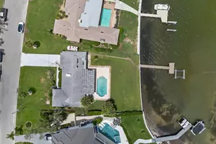 377 S Shore Dr, Sarasota, FL 34234 - Photo 3