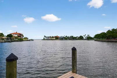 377 S Shore Drive, Sarasota, FL 34234 - Photo 13
