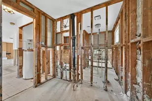 377 S Shore Dr, Sarasota, FL 34234 - Photo 17