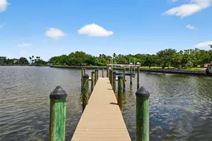 377 S Shore Dr, Sarasota, FL 34234 - Photo 11