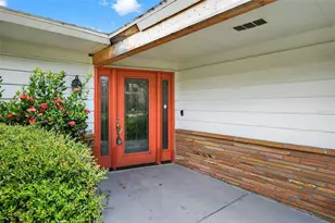 377 S Shore Dr, Sarasota, FL 34234 - Photo 9