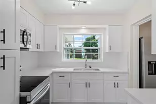 5916 Gulfport Blvd S, Gulfport, FL 33707 - Photo 11