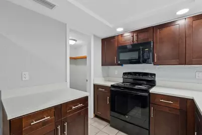 1125 Longfellow Way, Sarasota, FL 34243 - Photo 5