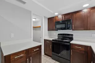 1125 Longfellow Way, Sarasota, FL 34243 - Photo 5