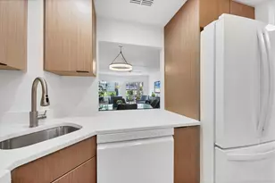 1350 N Portofino Dr, Sarasota, FL 34242 - Photo 17