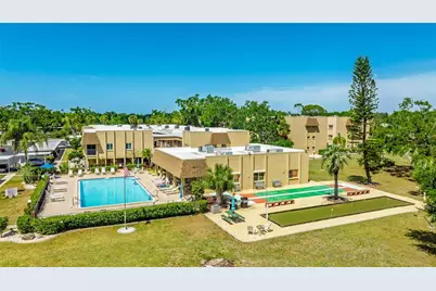 1330 Glen Oaks Drive E #374D, Sarasota, FL 34232 - Photo 3