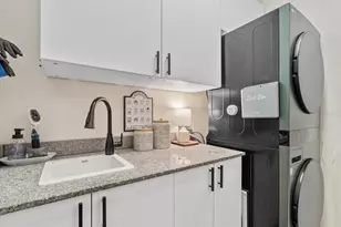 1602 Pinyon Pine Dr, Sarasota, FL 34240 - Photo 27