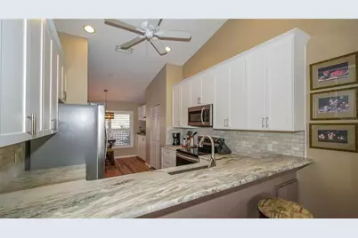 5241 Mahogany Run Avenue #425, Sarasota, FL 34241 - Photo 11