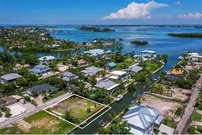 570 De Narvaez Drive, Longboat Key, FL 34228 - Photo 1