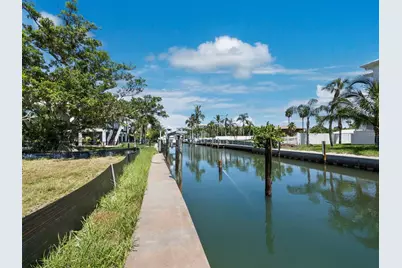 570 De Narvaez Drive, Longboat Key, FL 34228 - Photo 3