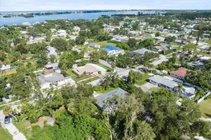 8915 Vamo Rd, Sarasota, FL 34231 - Photo 9