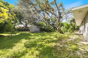 8915 Vamo Rd, Sarasota, FL 34231 - Photo 55