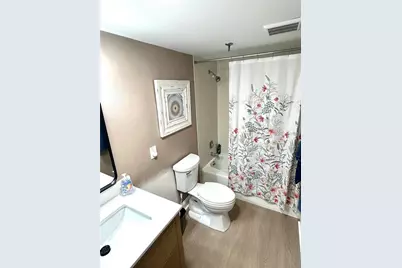 1001 Benjamin Franklin Drive #108, Sarasota, FL 34236 - Photo 7