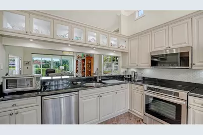 7607 Whitebridge Glen, University Park, FL 34201 - Photo 13