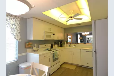 9320 Clubside Circle #2208, Sarasota, FL 34238 - Photo 5