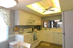 9320 Clubside Cir, Sarasota, FL 34238 - Photo 5