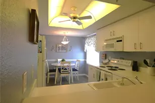 9320 Clubside Cir, Sarasota, FL 34238 - Photo 7