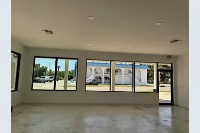 6455 Gateway Avenue, Sarasota, FL 34231 - Photo 3