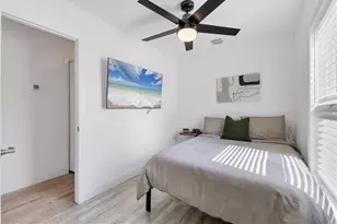 2375 Bahia Vista St, Sarasota, FL 34239 - Photo 27