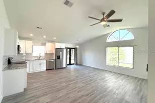 3540 65th Ave Cir E, Sarasota, FL 34243 - Photo 5